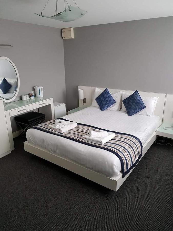 וויימות' Riviera Hotel מראה חיצוני תמונה