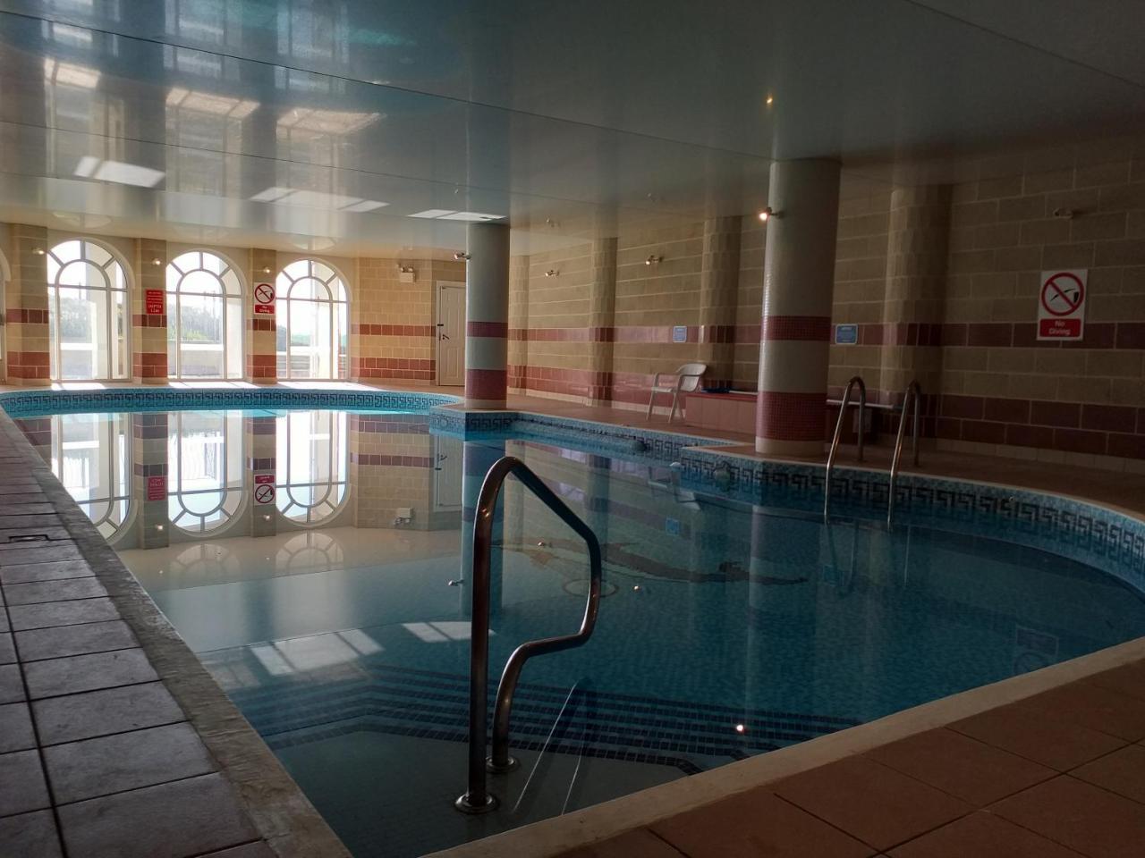 וויימות' Riviera Hotel מראה חיצוני תמונה